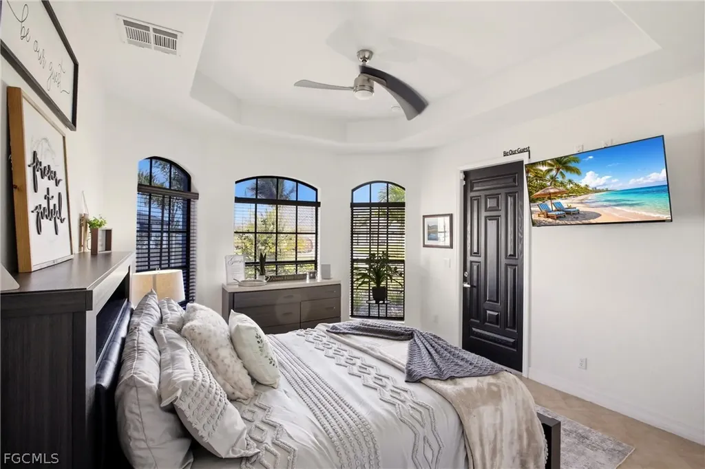 2104 NE 9th Place Cape Coral FL 33909
