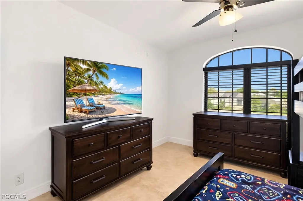 2104 NE 9th Place Cape Coral FL 33909