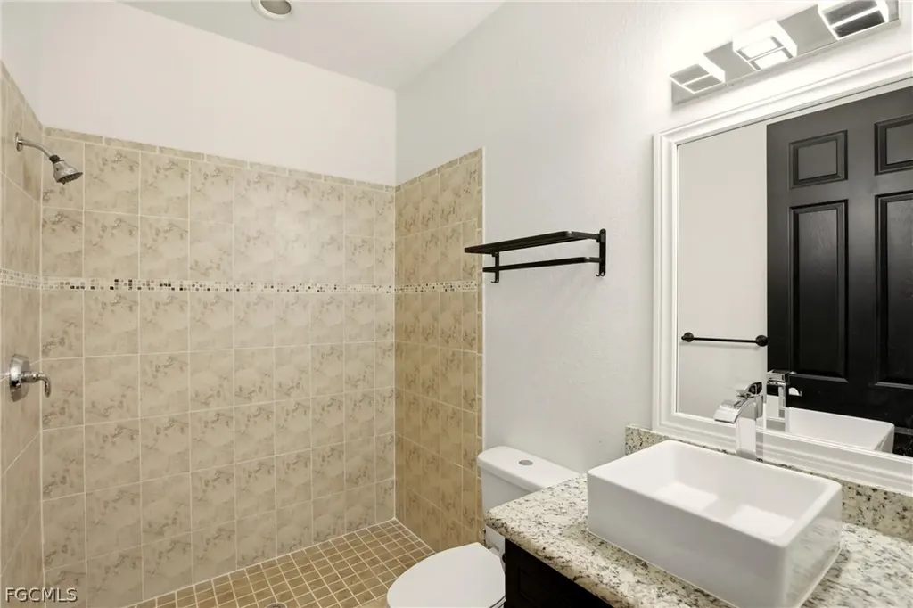 2104 NE 9th Place Cape Coral FL 33909