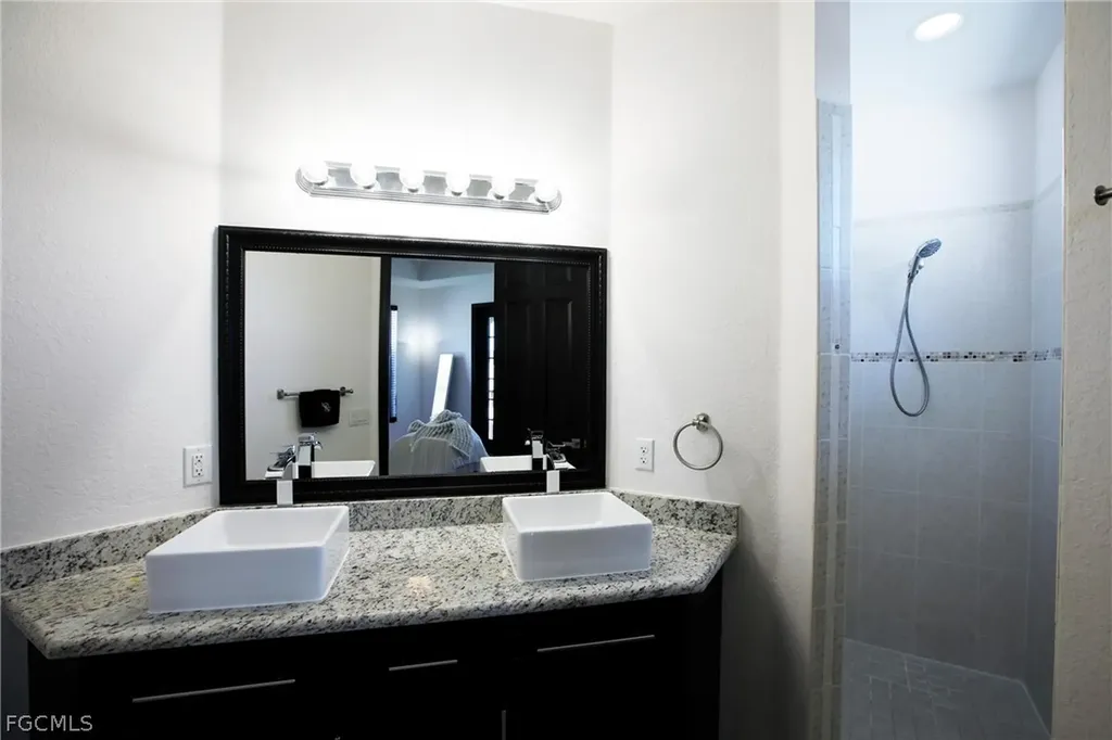 2104 NE 9th Place Cape Coral FL 33909
