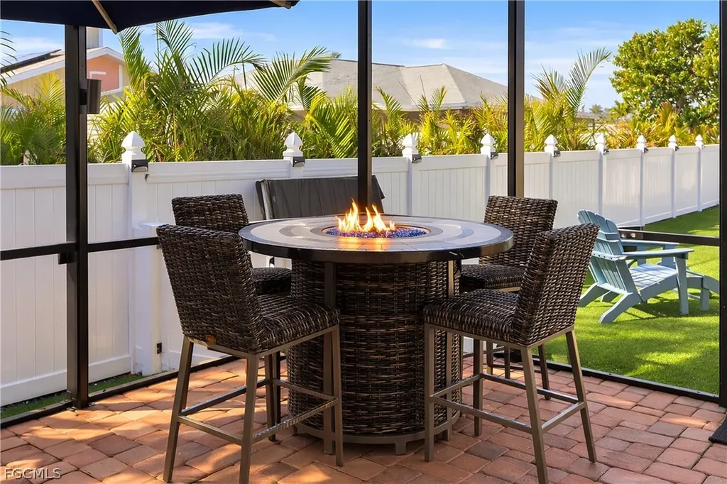 2104 NE 9th Place Cape Coral FL 33909