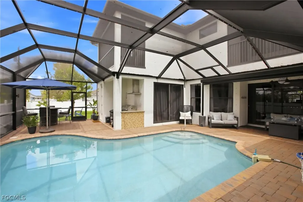 2104 NE 9th Place Cape Coral FL 33909
