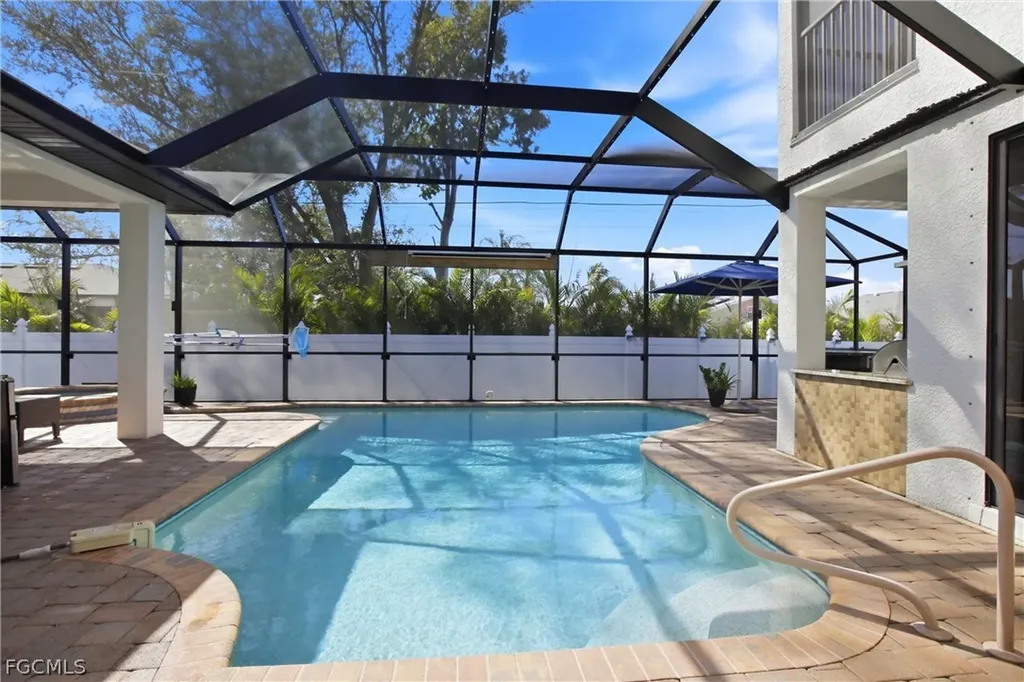 2104 NE 9th Place Cape Coral FL 33909