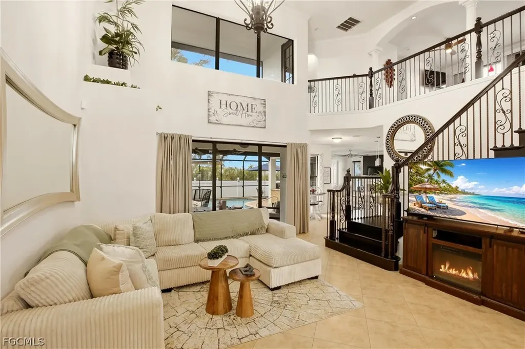 2104 NE 9th Place Cape Coral FL 33909