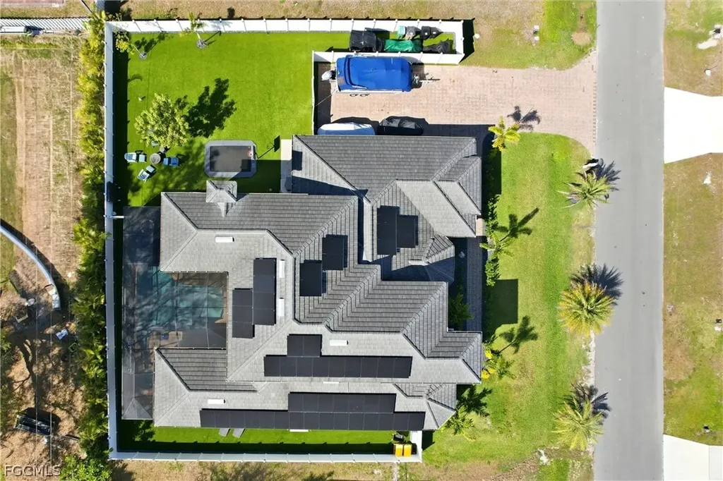 2104 NE 9th Place Cape Coral FL 33909