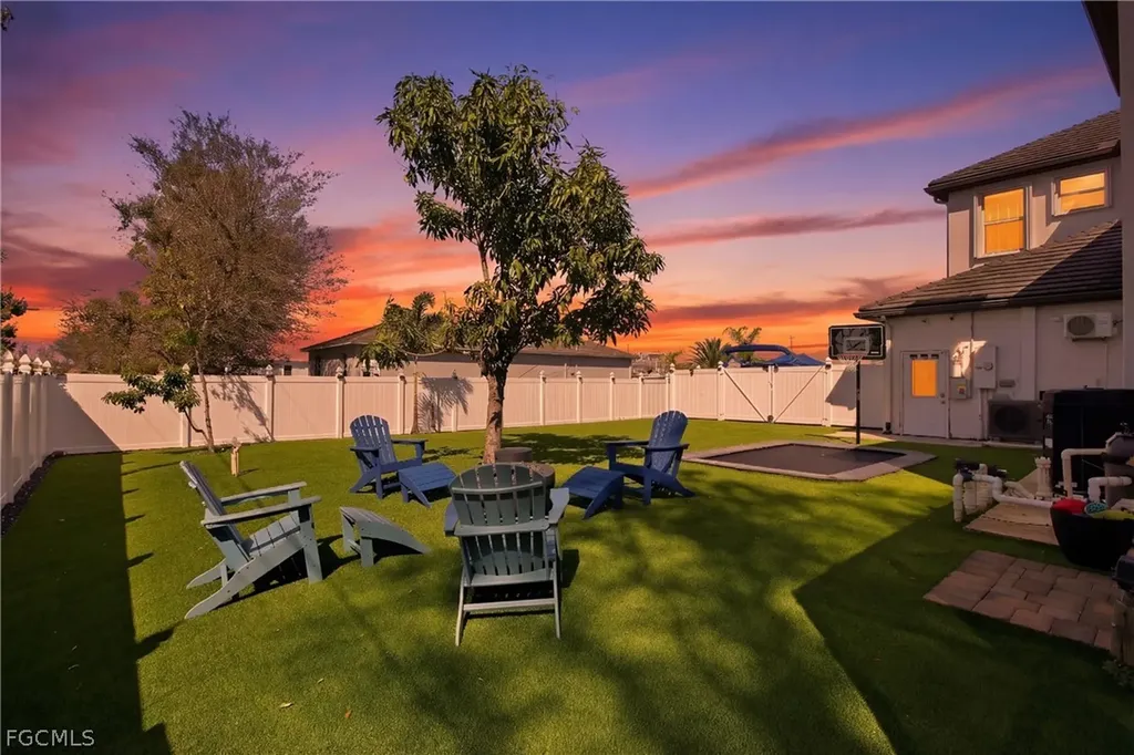 2104 NE 9th Place Cape Coral FL 33909