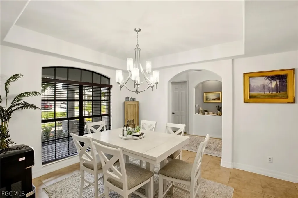2104 NE 9th Place Cape Coral FL 33909
