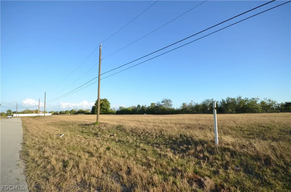 702 NE 12th Street Cape Coral FL 33909