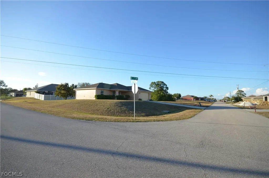702 NE 12th Street Cape Coral FL 33909