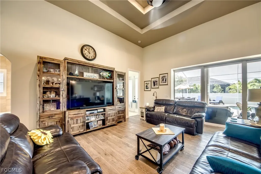 2736 Miracle Parkway Cape Coral FL 33914