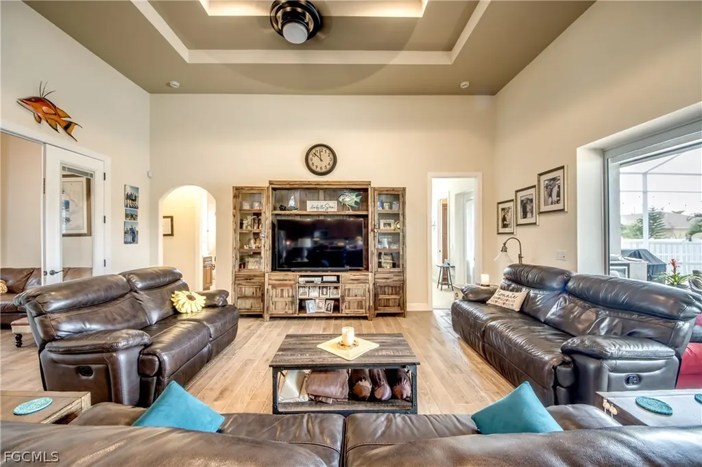 2736 Miracle Parkway Cape Coral FL 33914