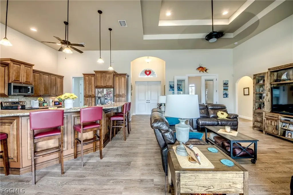 2736 Miracle Parkway Cape Coral FL 33914