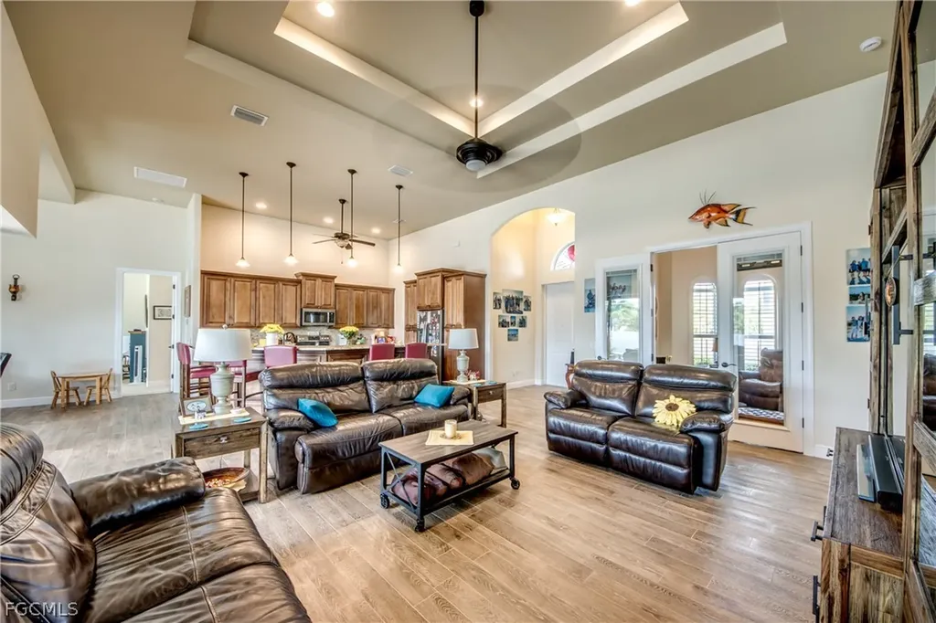 2736 Miracle Parkway Cape Coral FL 33914