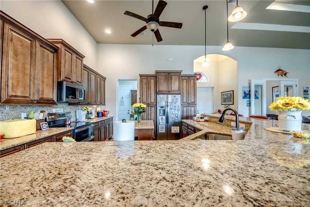 2736 Miracle Parkway Cape Coral FL 33914