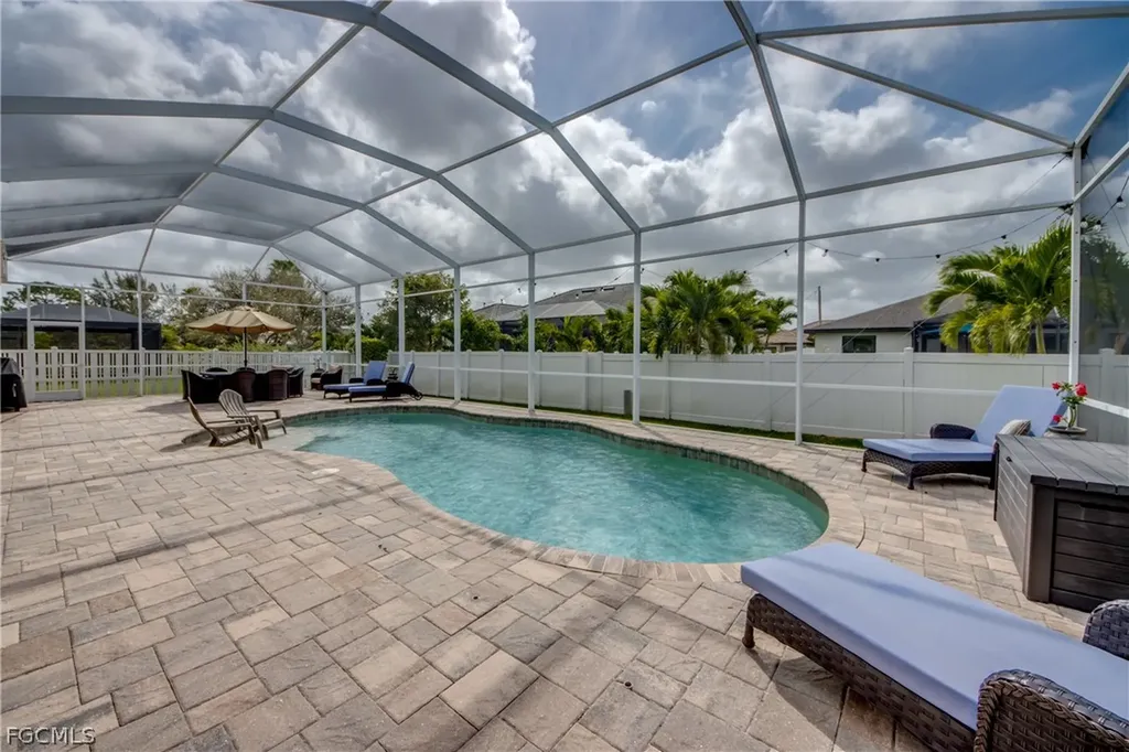 2736 Miracle Parkway Cape Coral FL 33914