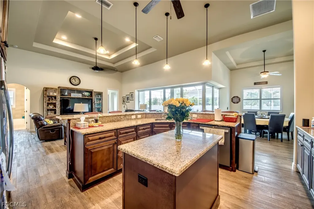 2736 Miracle Parkway Cape Coral FL 33914