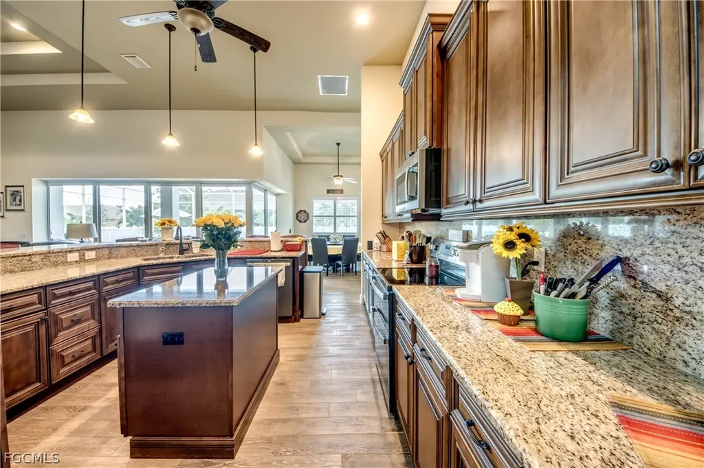 2736 Miracle Parkway Cape Coral FL 33914