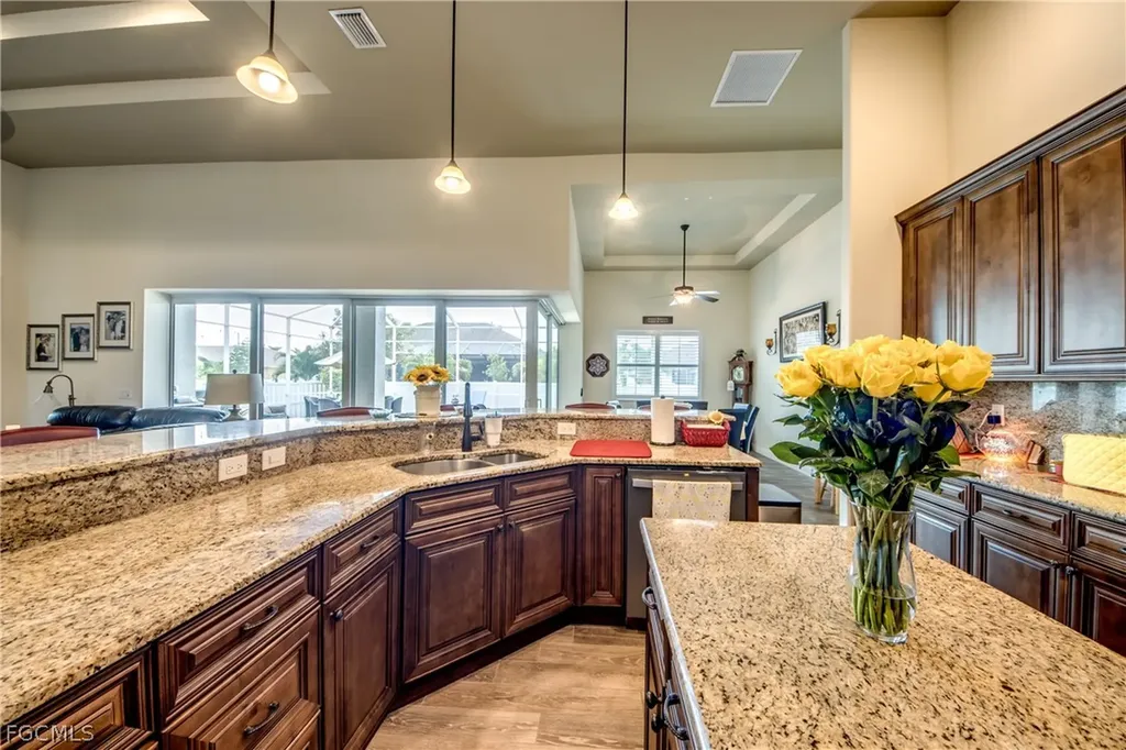 2736 Miracle Parkway Cape Coral FL 33914
