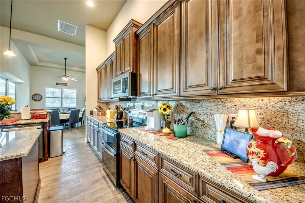 2736 Miracle Parkway Cape Coral FL 33914