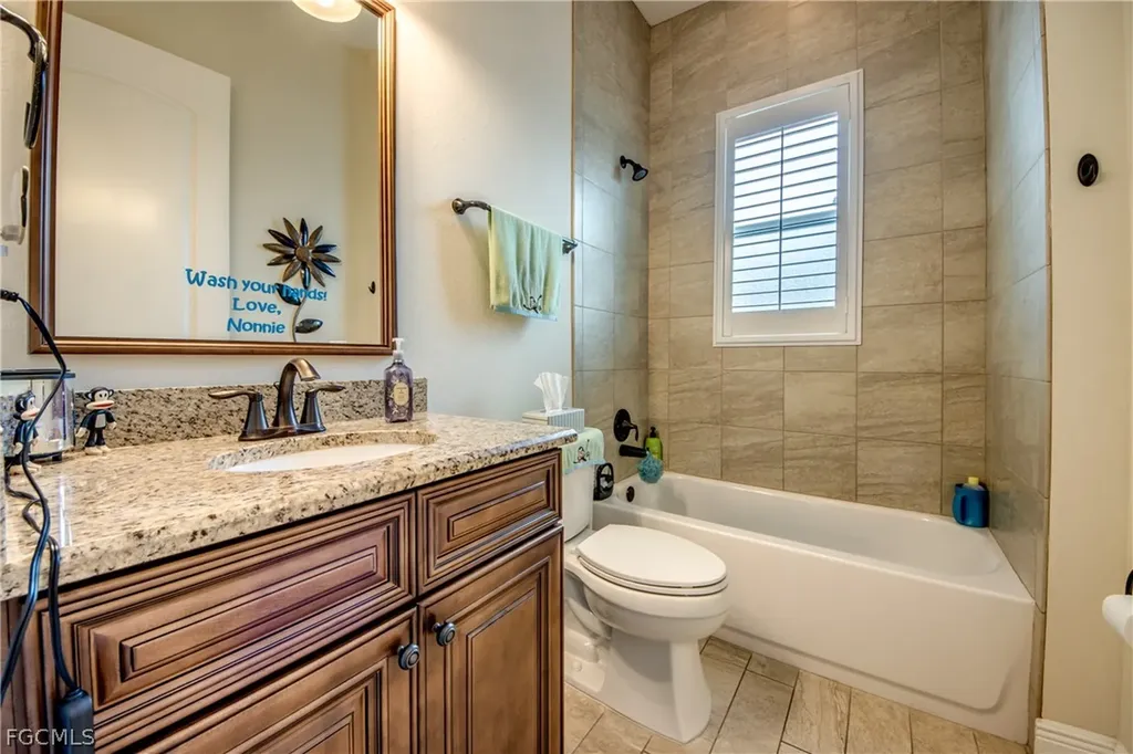 2736 Miracle Parkway Cape Coral FL 33914
