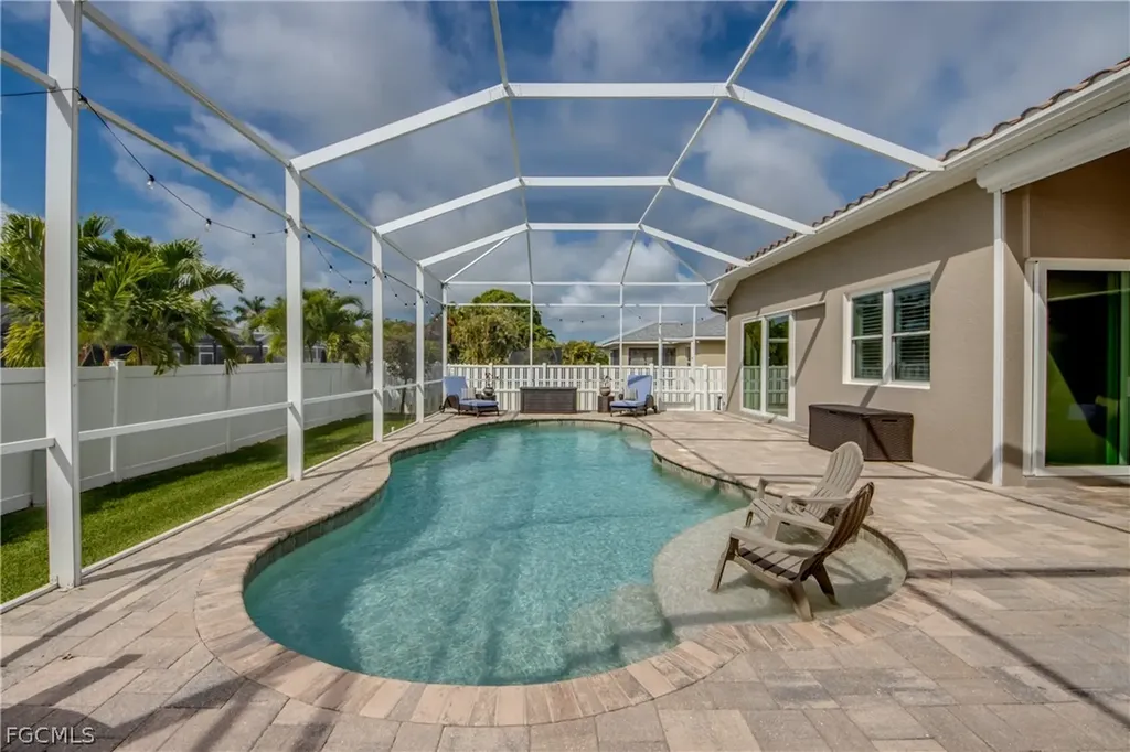 2736 Miracle Parkway Cape Coral FL 33914