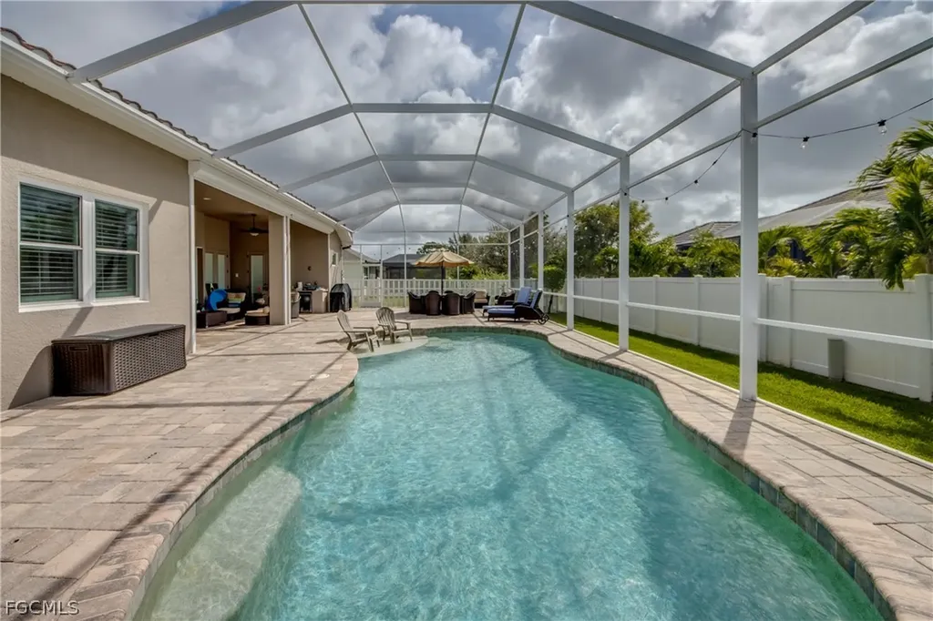2736 Miracle Parkway Cape Coral FL 33914
