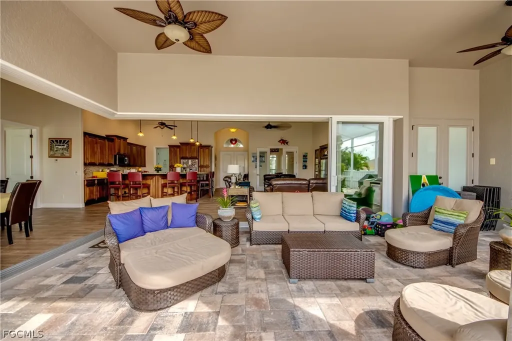 2736 Miracle Parkway Cape Coral FL 33914
