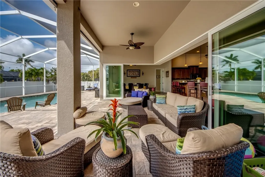 2736 Miracle Parkway Cape Coral FL 33914