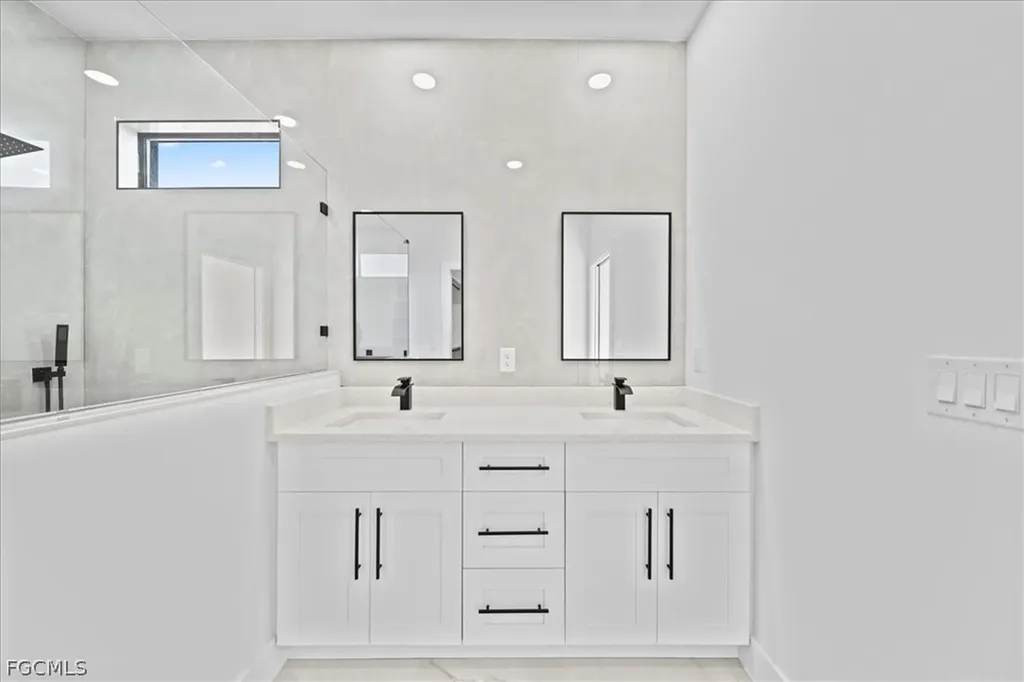 1713 NE 7th Avenue Cape Coral FL 33909