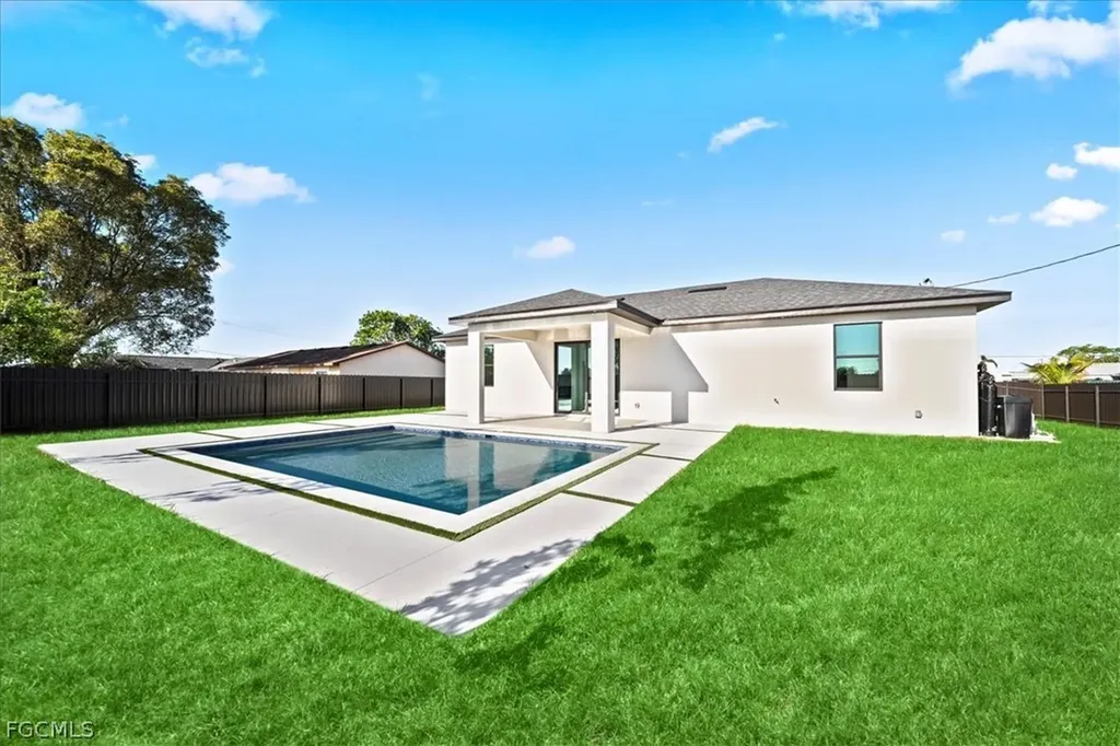 1713 NE 7th Avenue Cape Coral FL 33909