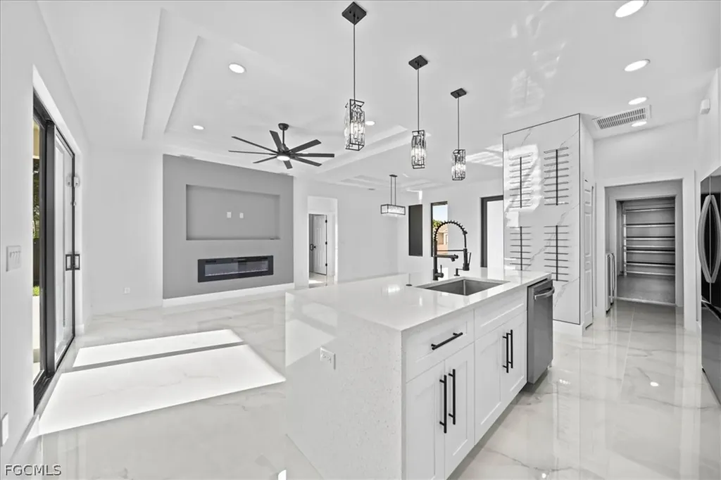 1713 NE 7th Avenue Cape Coral FL 33909