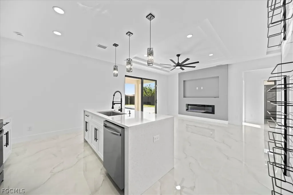 1713 NE 7th Avenue Cape Coral FL 33909