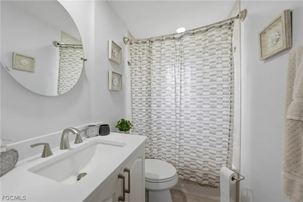 1120 SE 23rd Terrace Cape Coral FL 33990