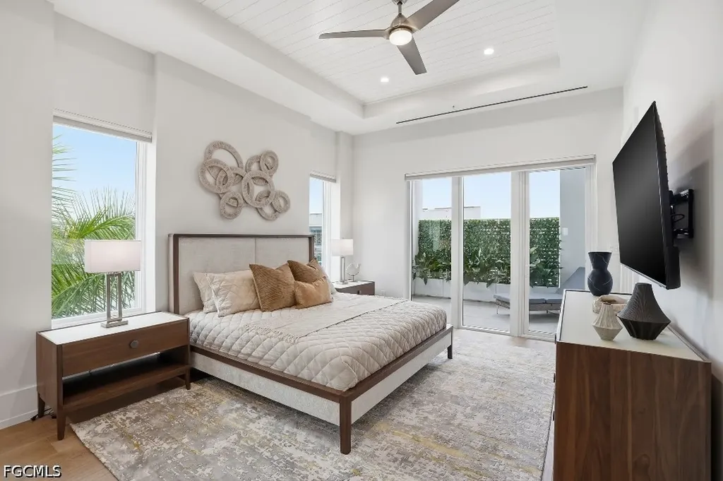201 8th Street S Naples FL 34102