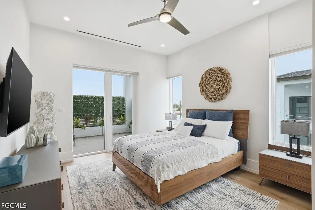 201 8th Street S Naples FL 34102