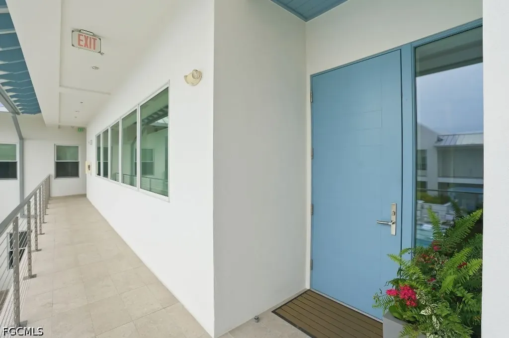 201 8th Street S Naples FL 34102