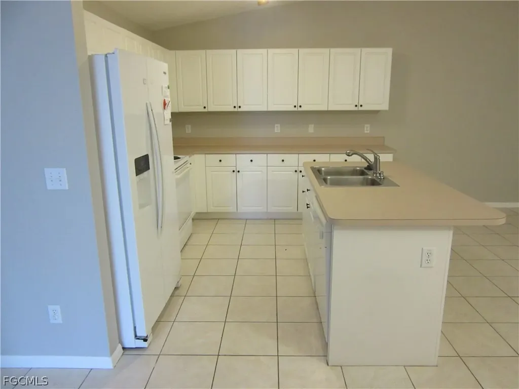 269-271 SW 4th Street Cape Coral FL 33991