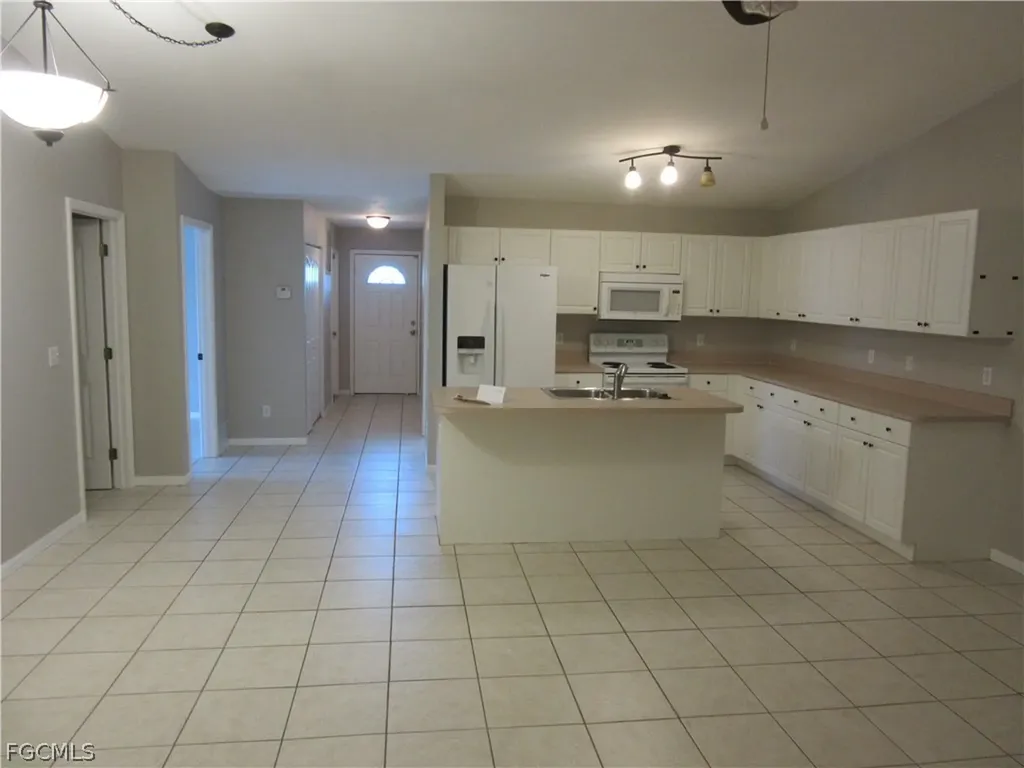 269-271 SW 4th Street Cape Coral FL 33991
