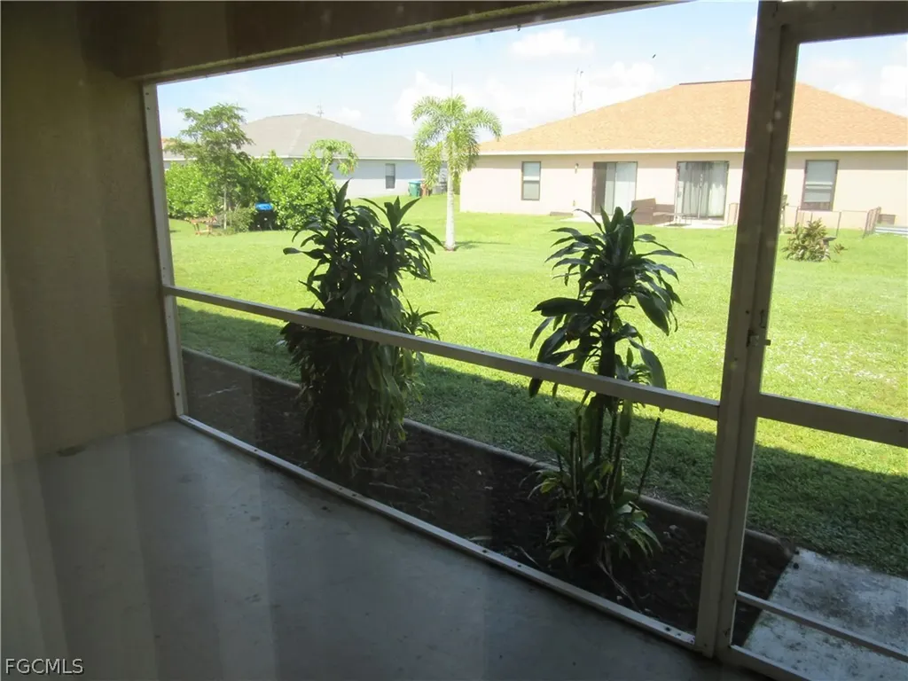 269-271 SW 4th Street Cape Coral FL 33991