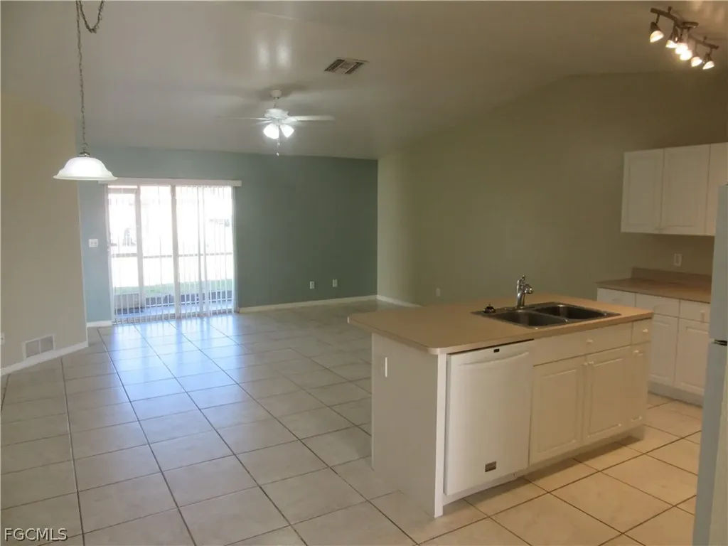 269-271 SW 4th Street Cape Coral FL 33991