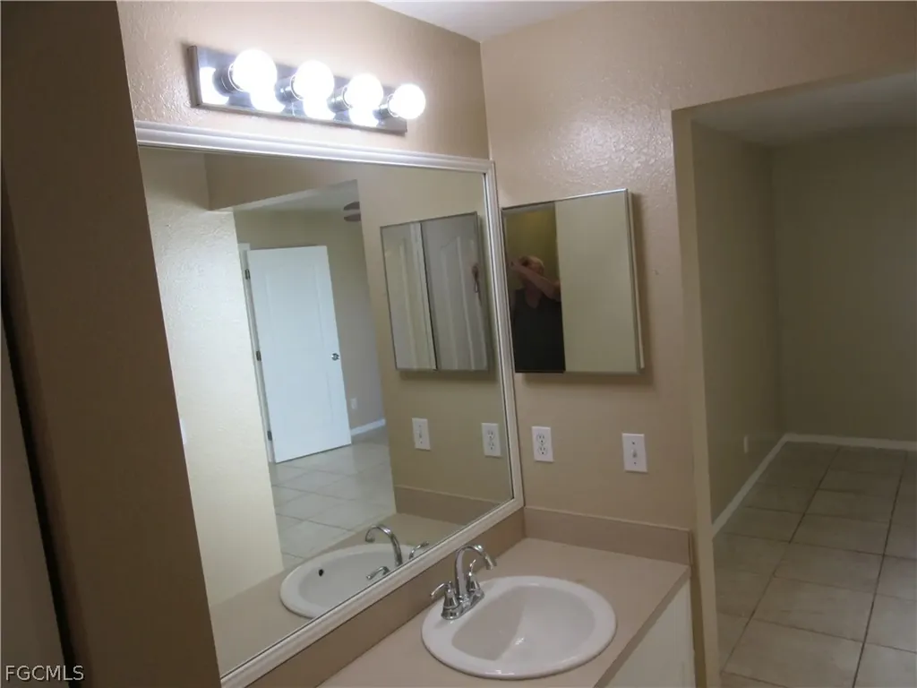 269-271 SW 4th Street Cape Coral FL 33991