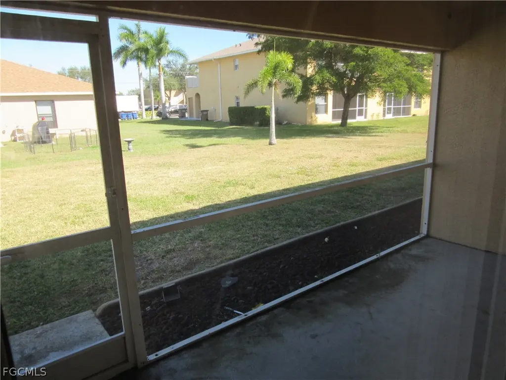 269-271 SW 4th Street Cape Coral FL 33991