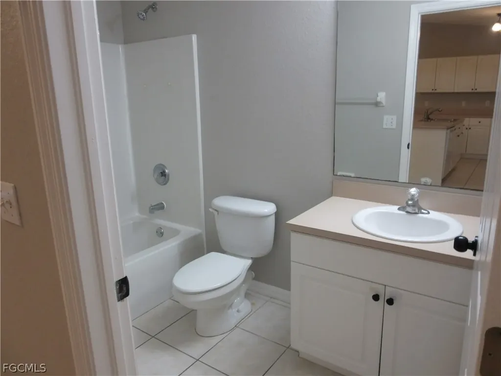 269-271 SW 4th Street Cape Coral FL 33991