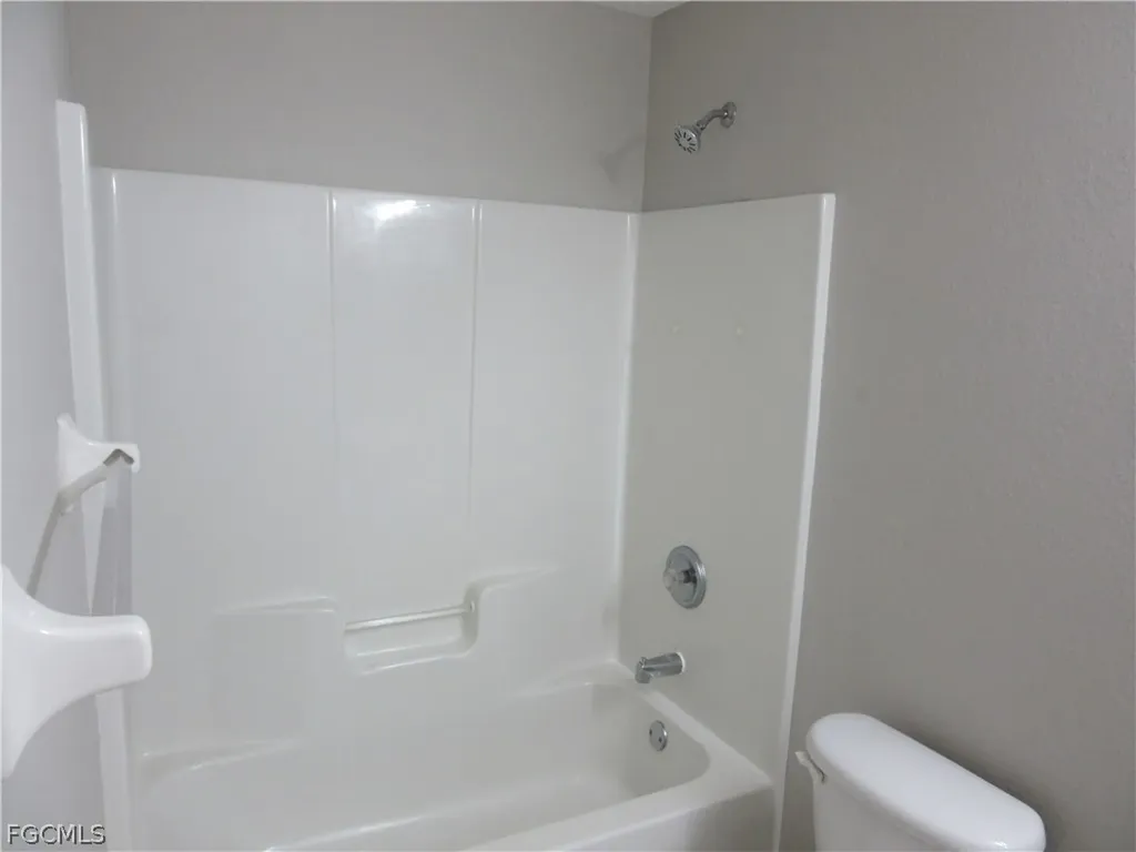 269-271 SW 4th Street Cape Coral FL 33991