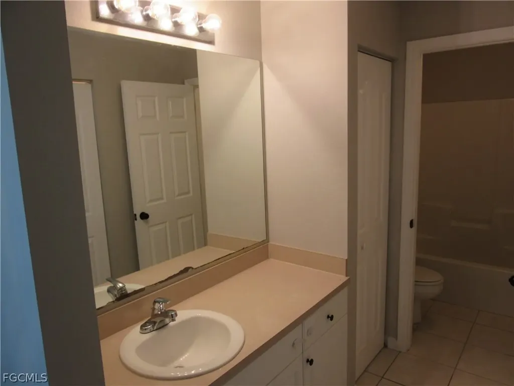 269-271 SW 4th Street Cape Coral FL 33991