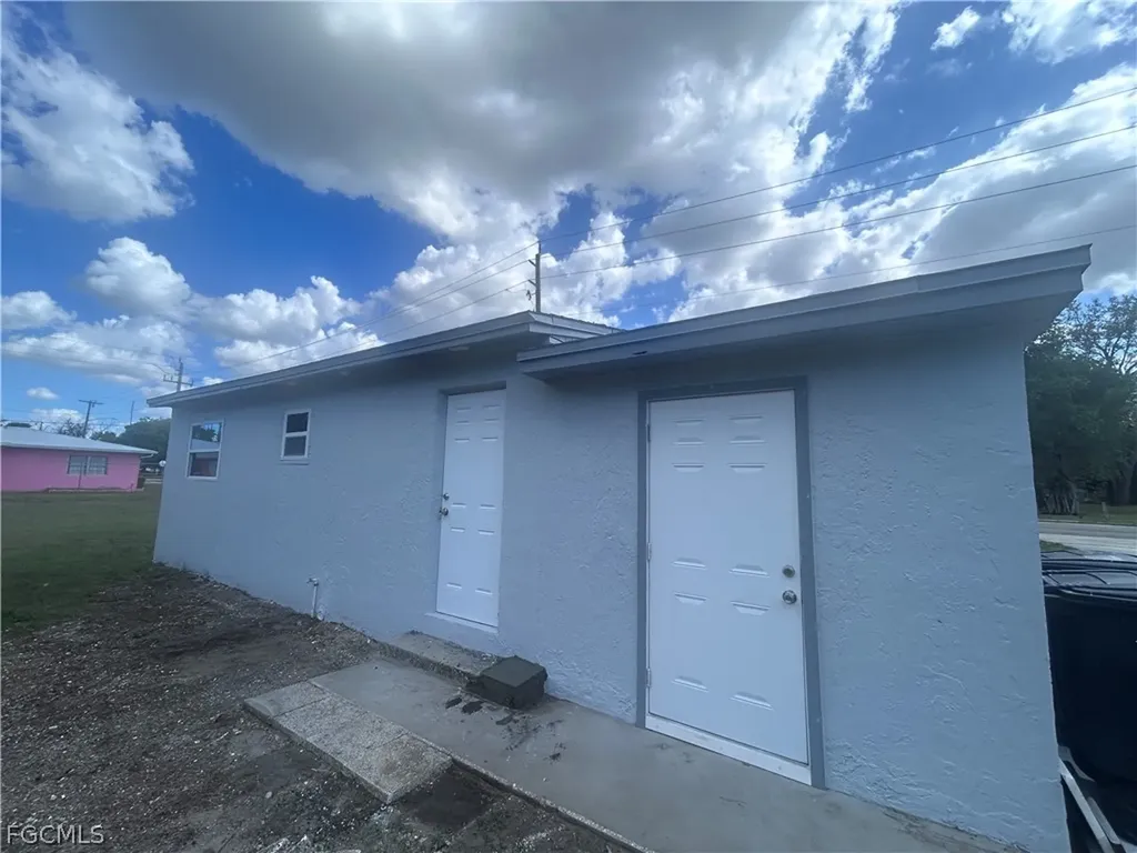2655 Market Street Fort Myers FL 33916