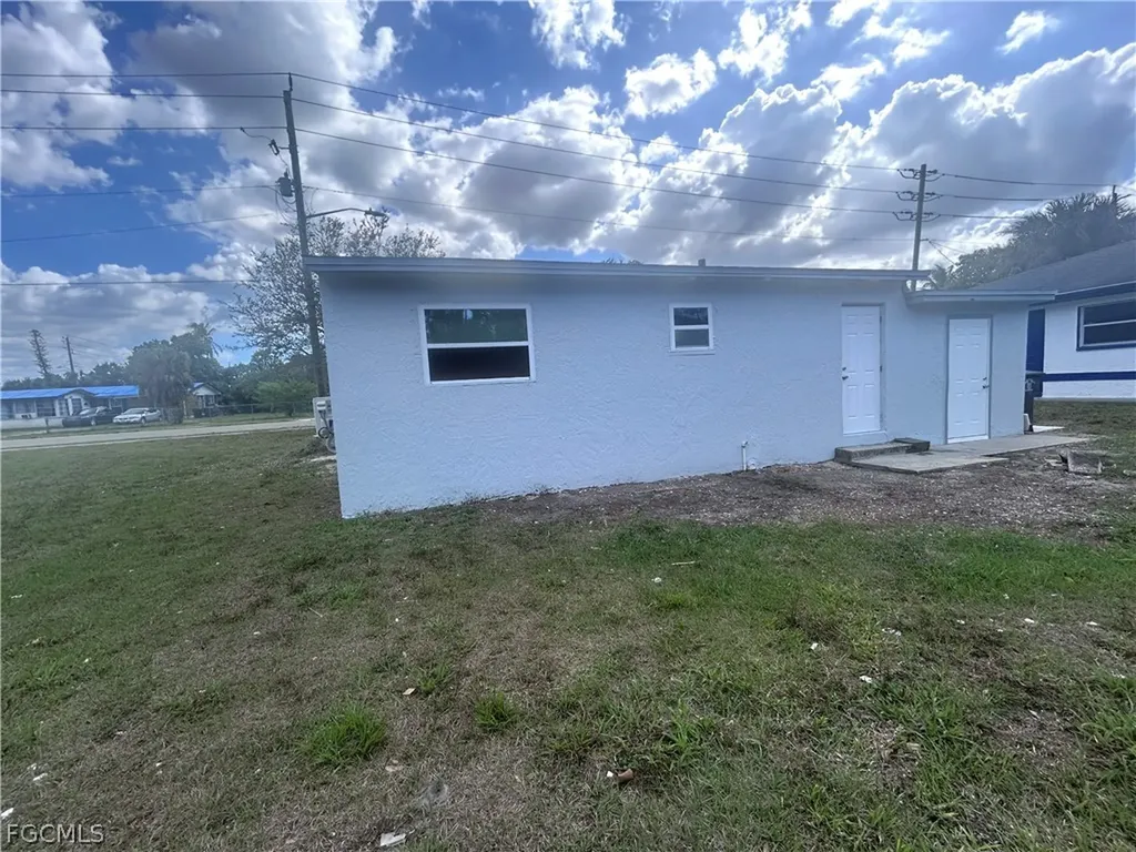 2655 Market Street Fort Myers FL 33916