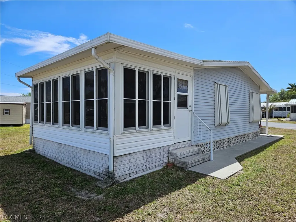 5558 Palm Beach Boulevard Fort Myers FL 33905
