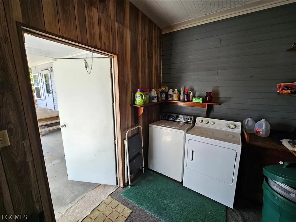 5558 Palm Beach Boulevard Fort Myers FL 33905