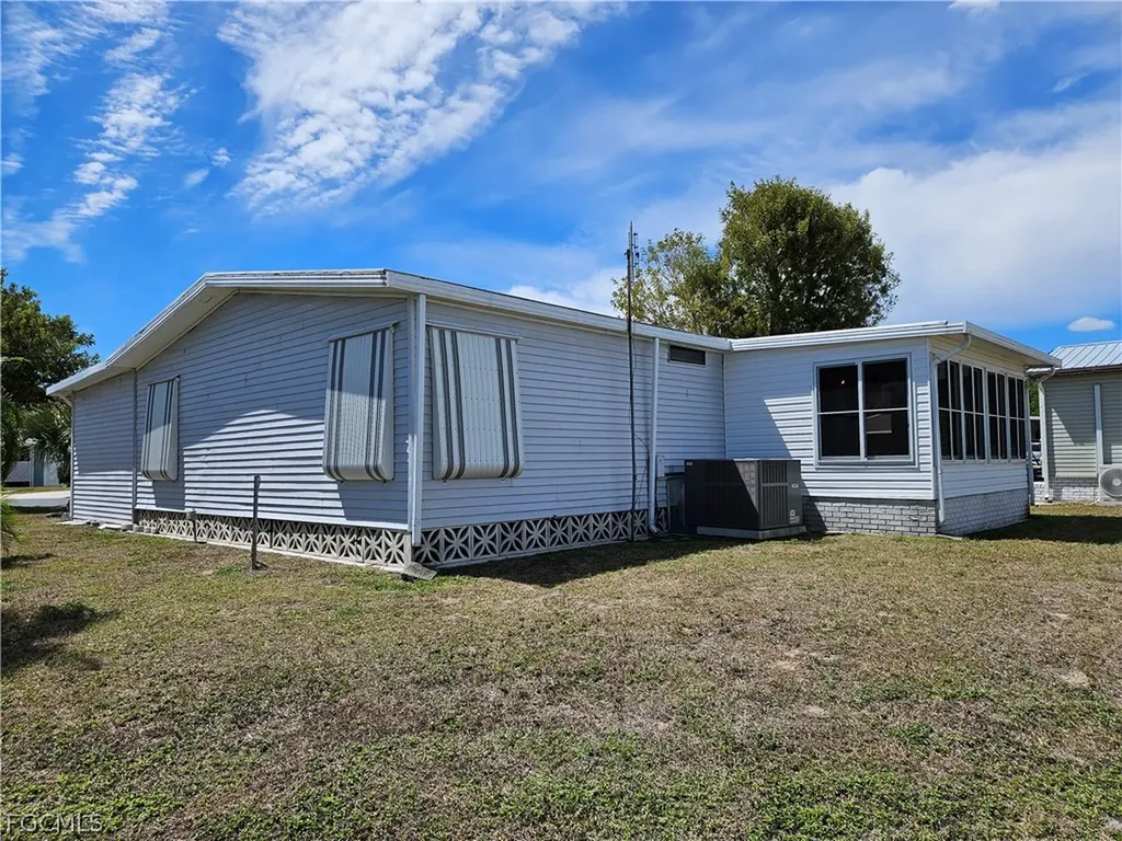 5558 Palm Beach Boulevard Fort Myers FL 33905